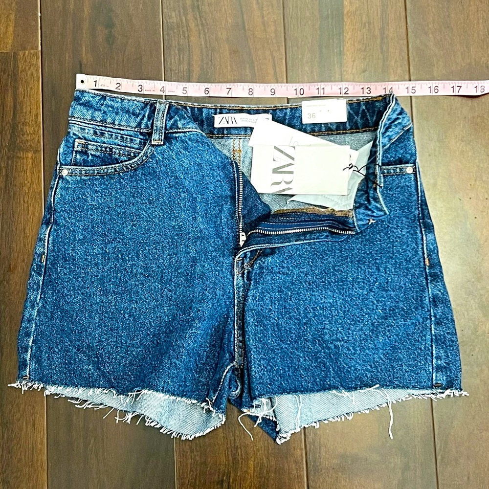 Zara high waisted distressed denim mom shorts. NWT!
